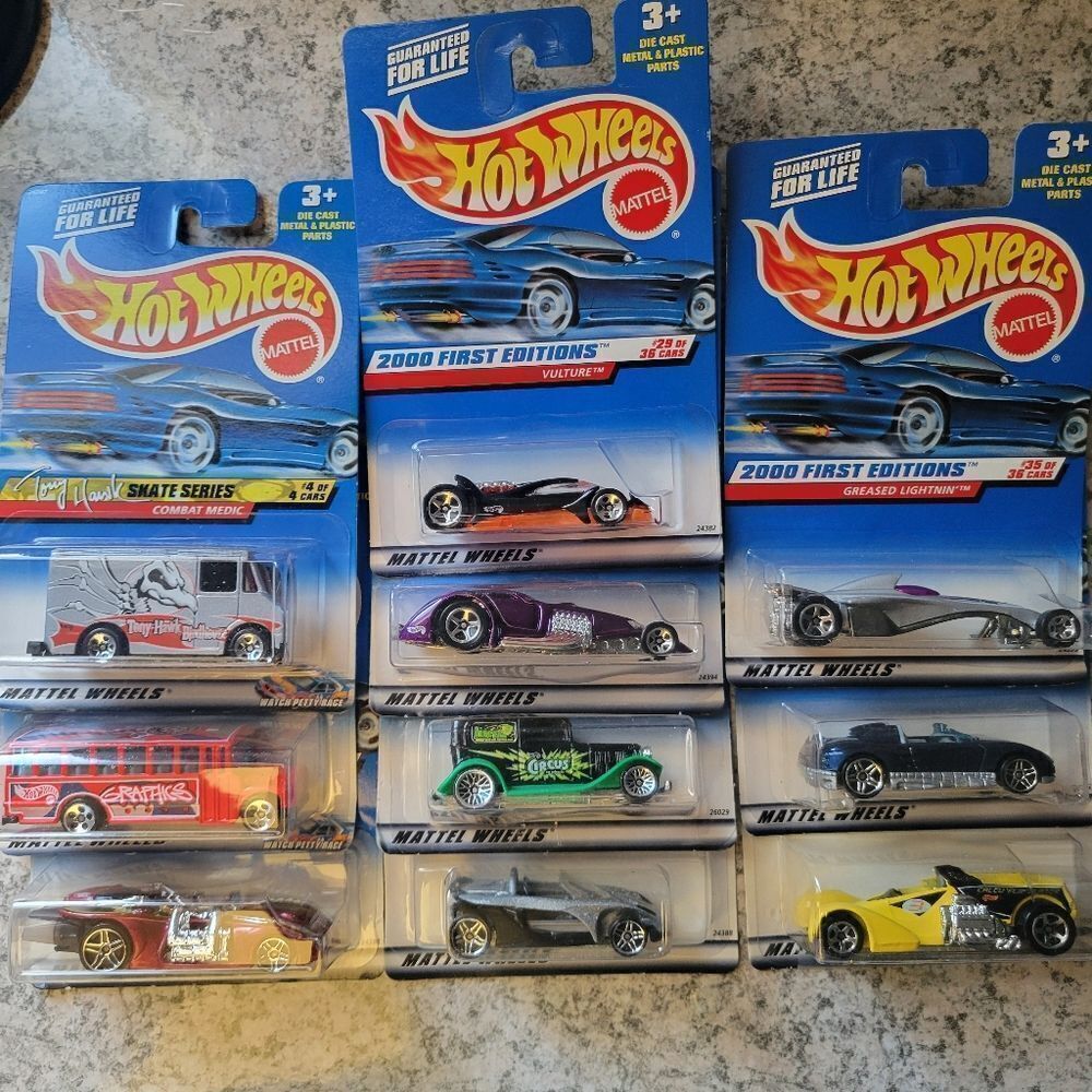 10 NIB 1999 Hot Wheel cars